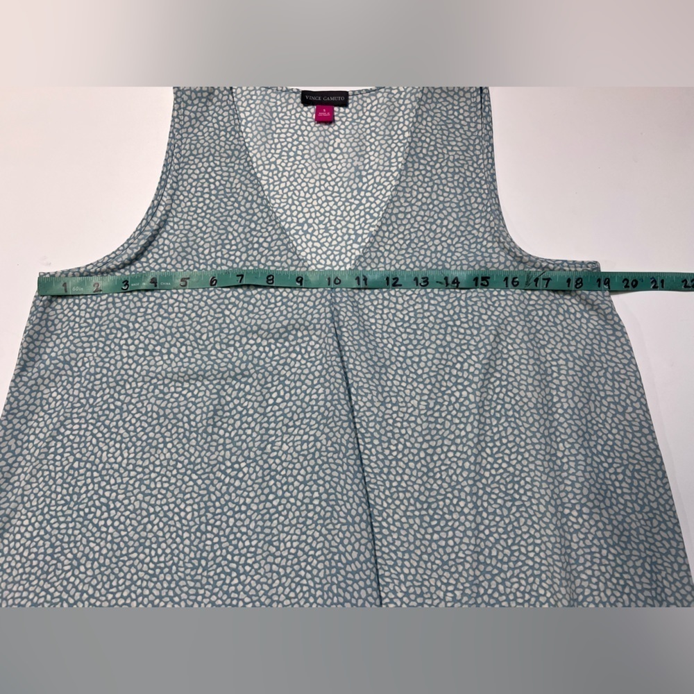 🛍️ VINCE CAMUTO Light blue and white printed blouse size S. - Picture 10 of 11